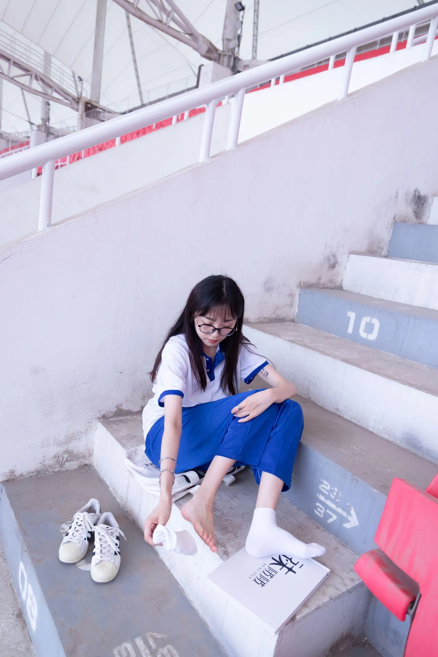 [BoBoSocks袜啵啵]NO.002 稚予-校服、贝壳头、白棉袜、裸足 [139P]插图4